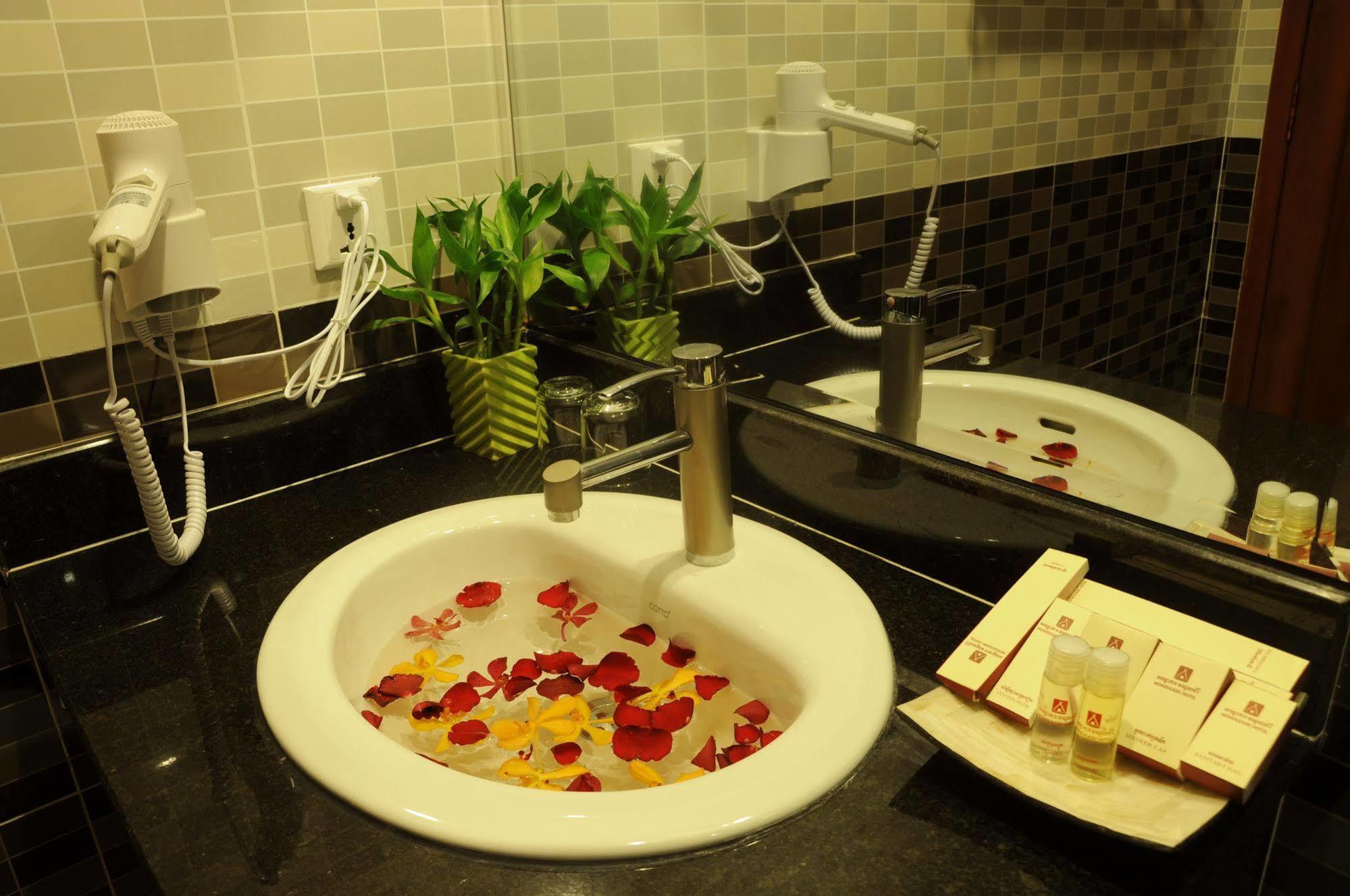 V N E Hotel Phnom Penh Luaran gambar