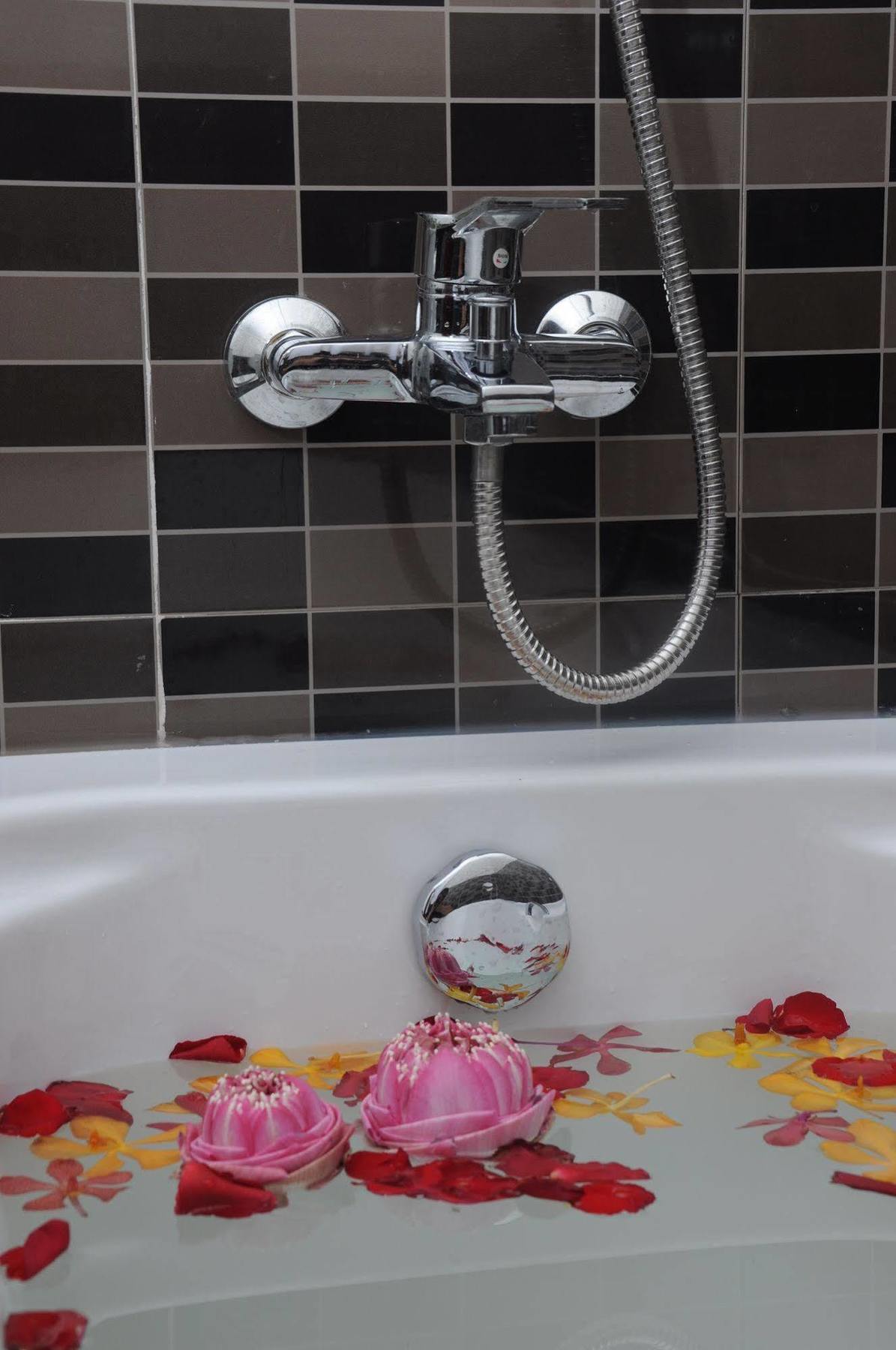 V N E Hotel Phnom Penh Luaran gambar